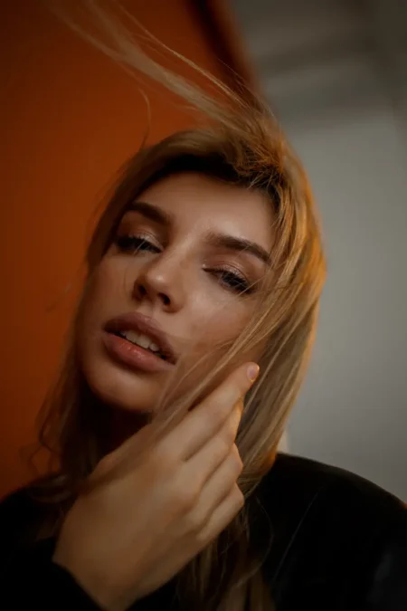 Джулия — BLOOM Magazine, April 2022