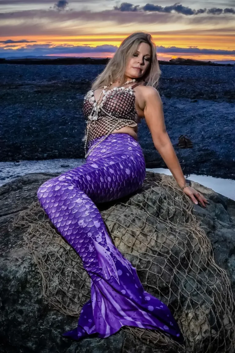 Siren Sunset — BLOOM Magazine, August 2022