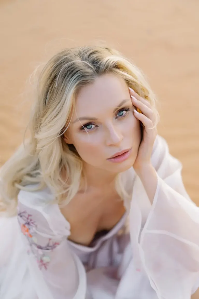 Dubai desert flower — BLOOM Magazine, September 2022