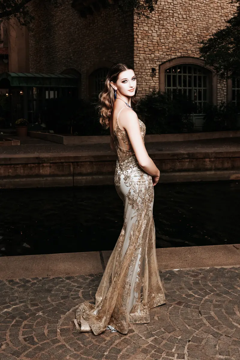 Evening Elegance — BLOOM Magazine, November 2022