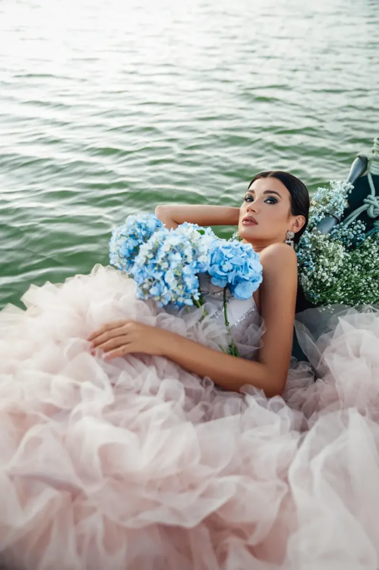 Romantic vibes — BLOOM Magazine, November 2022