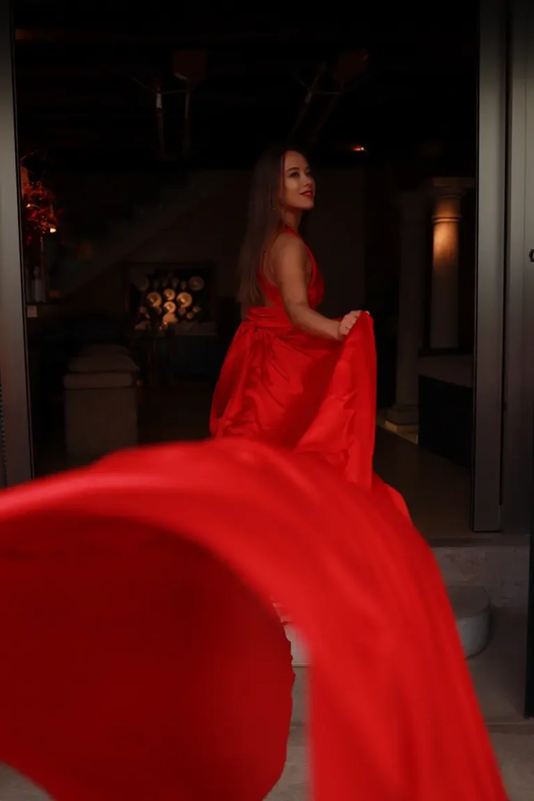 Color of passion — BLOOM Magazine, December 2022