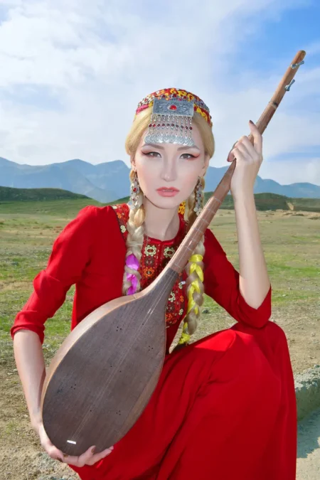 Nisa - Rose of Central Asia — BLOOM Magazine, December 2022