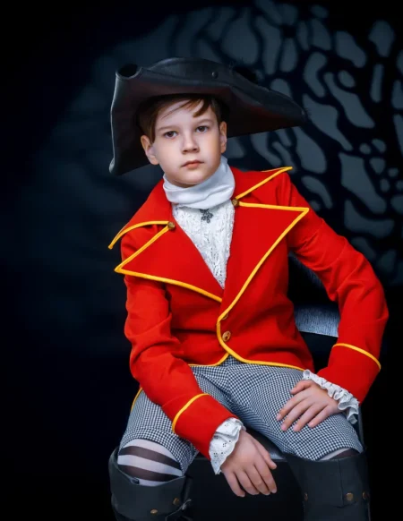 Artem Tsaplin in a theatrical play, in the role of Gulliver. — BLOOM Magazine, August 2023