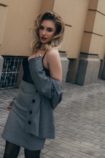 Retro style — BLOOM Magazine, July 2023
