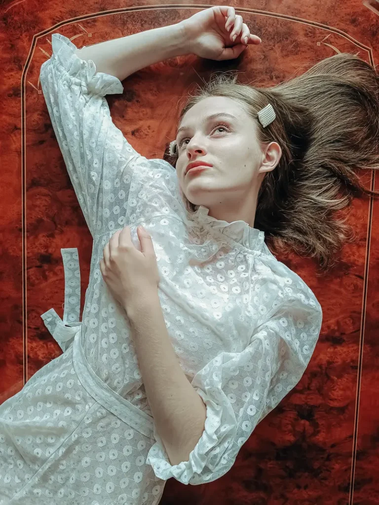 Изящность — BLOOM Magazine, September 2023