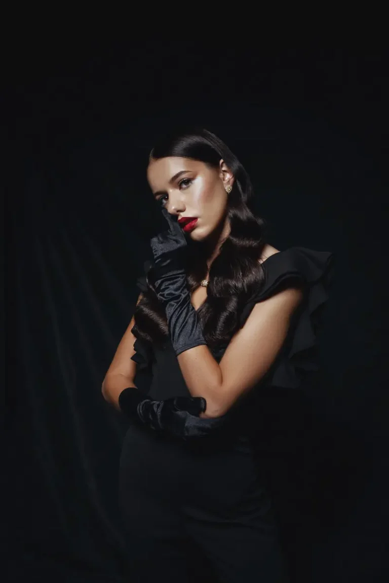 Elegant passion — BLOOM Magazine, November 2023