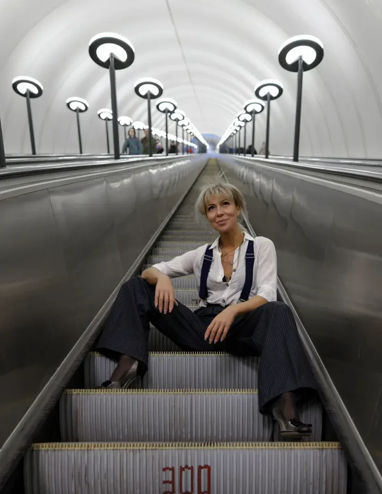 METRO — BLOOM Magazine, December 2023
