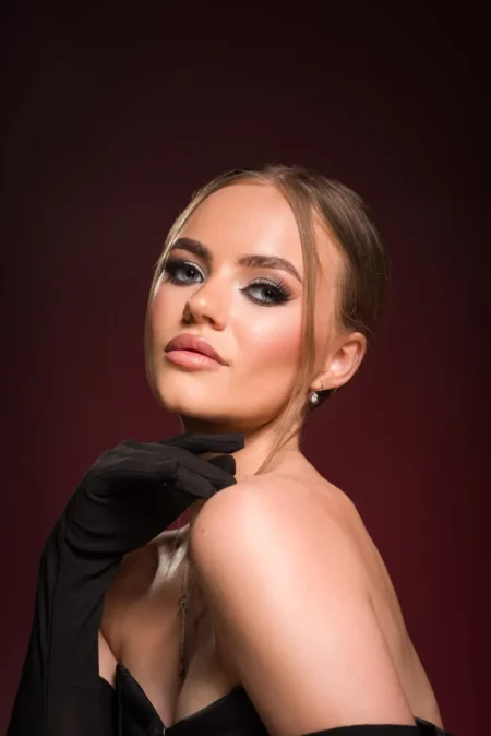 Modern elegance — BLOOM Magazine, December 2023
