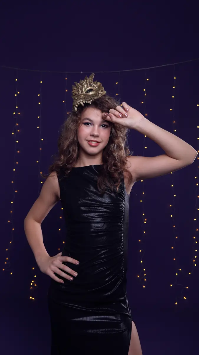 Теплые огоньки — BLOOM Magazine | The January Teen Edition | Vol.3 | 2024