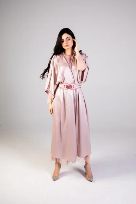 Model Julia paranhos for fashion brand meerdana — BLOOM Magazine, March 2024