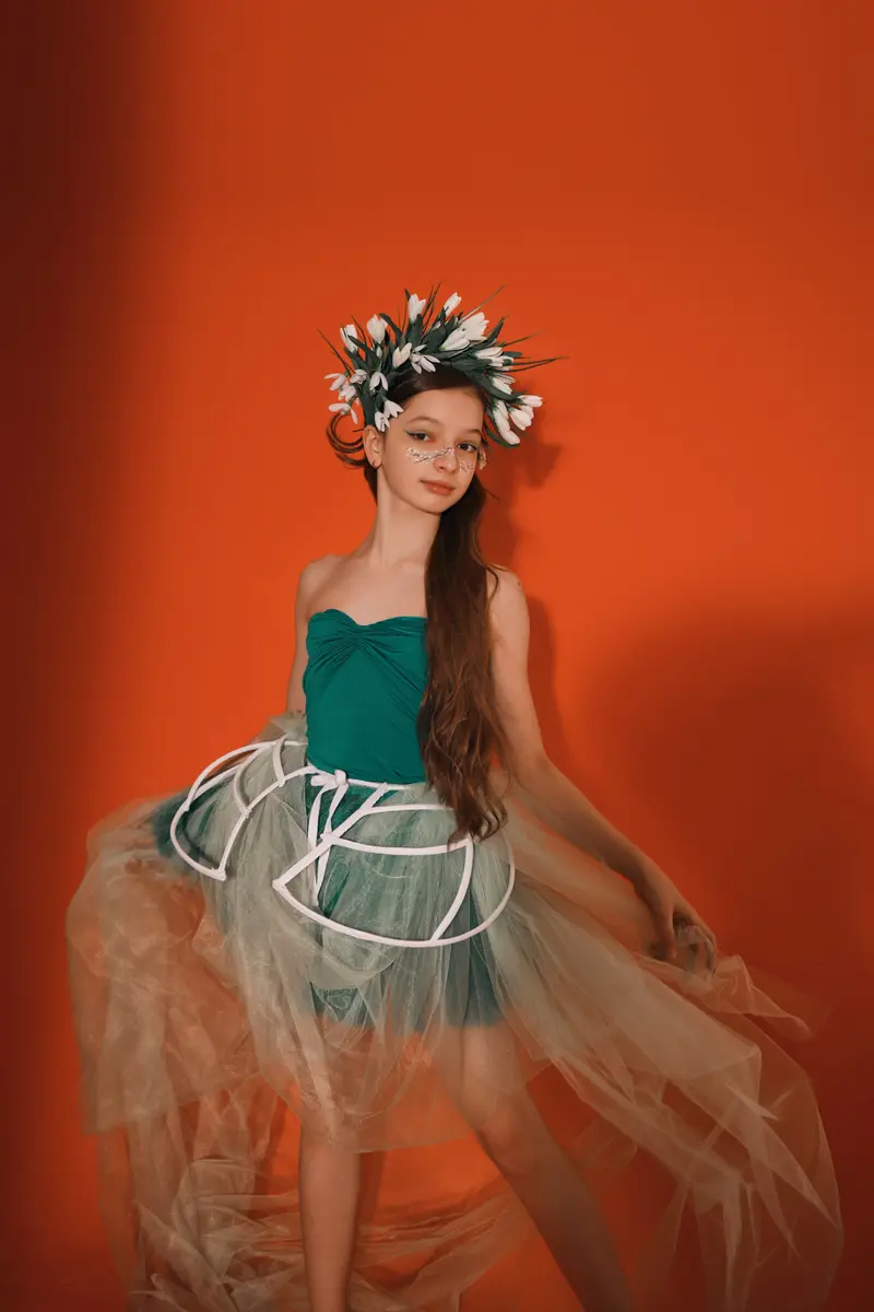 Девушка весна — BLOOM Magazine, April 2024