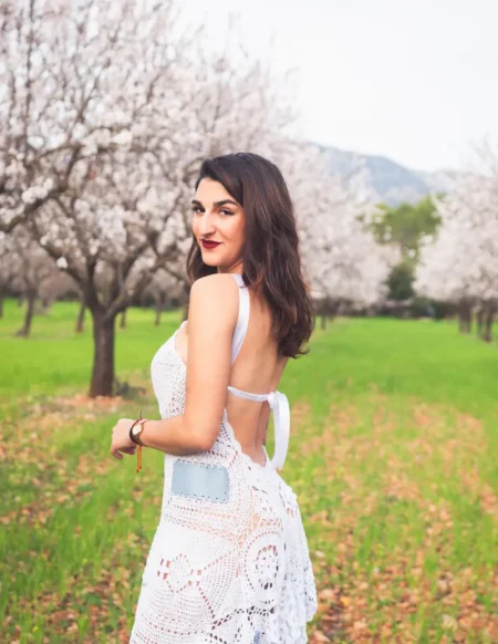 Elegancia entre almendros — BLOOM Magazine, June 2024