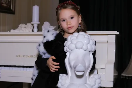 Mini Queen — BLOOM Magazine, January 2025