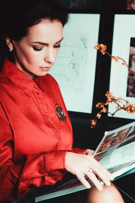 SILENT ELEGANCE — BLOOM Magazine, February 2025