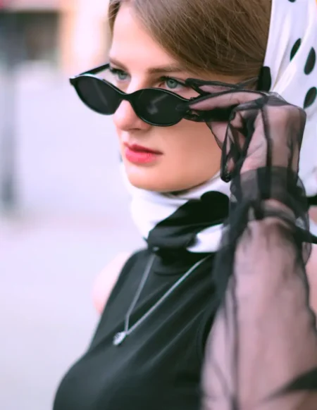 fille elegante — BLOOM Magazine, January 2026