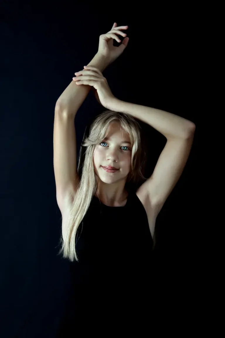 Амина — BLOOM Magazine, November 2025