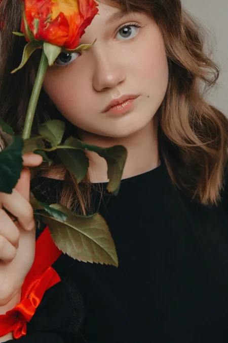 лики нежности — BLOOM Magazine, December 2025