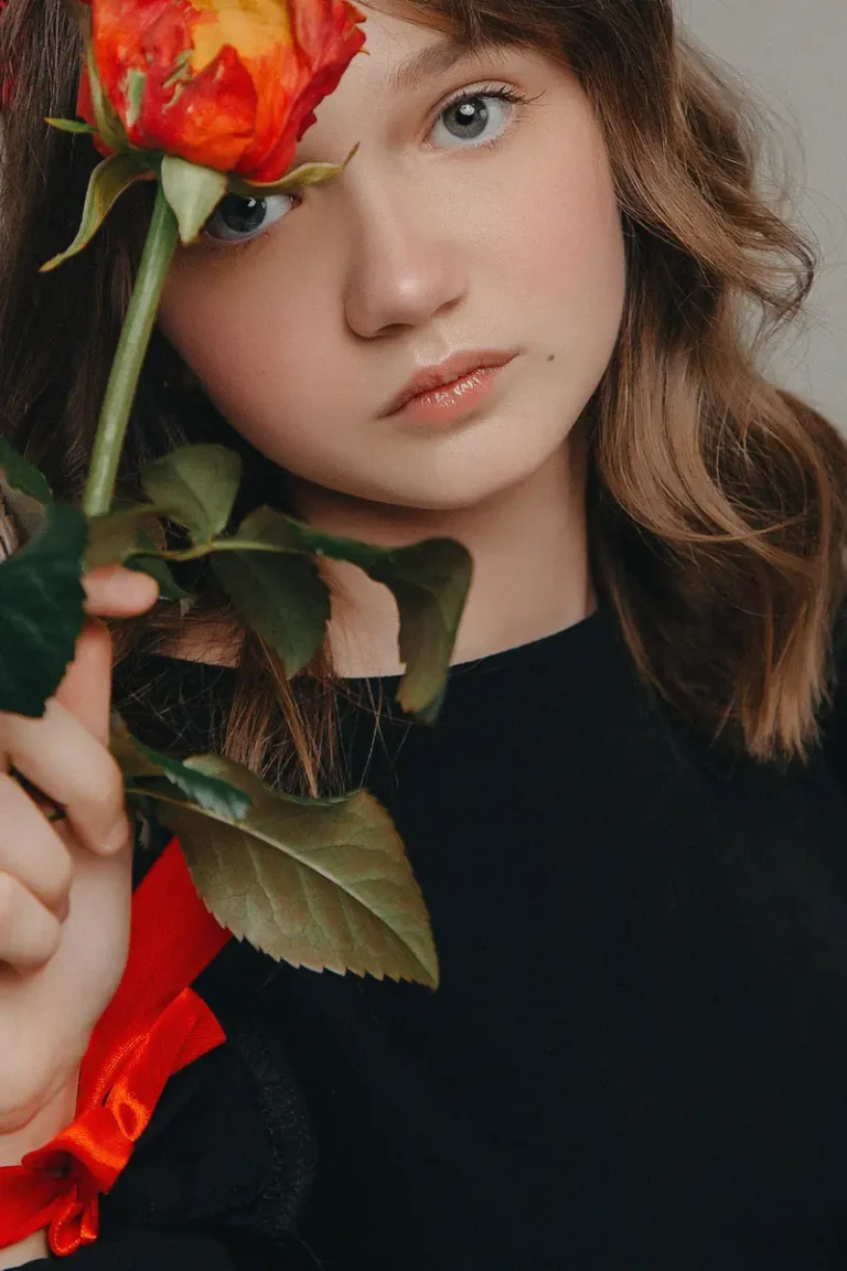 лики нежности — BLOOM Magazine, December 2025