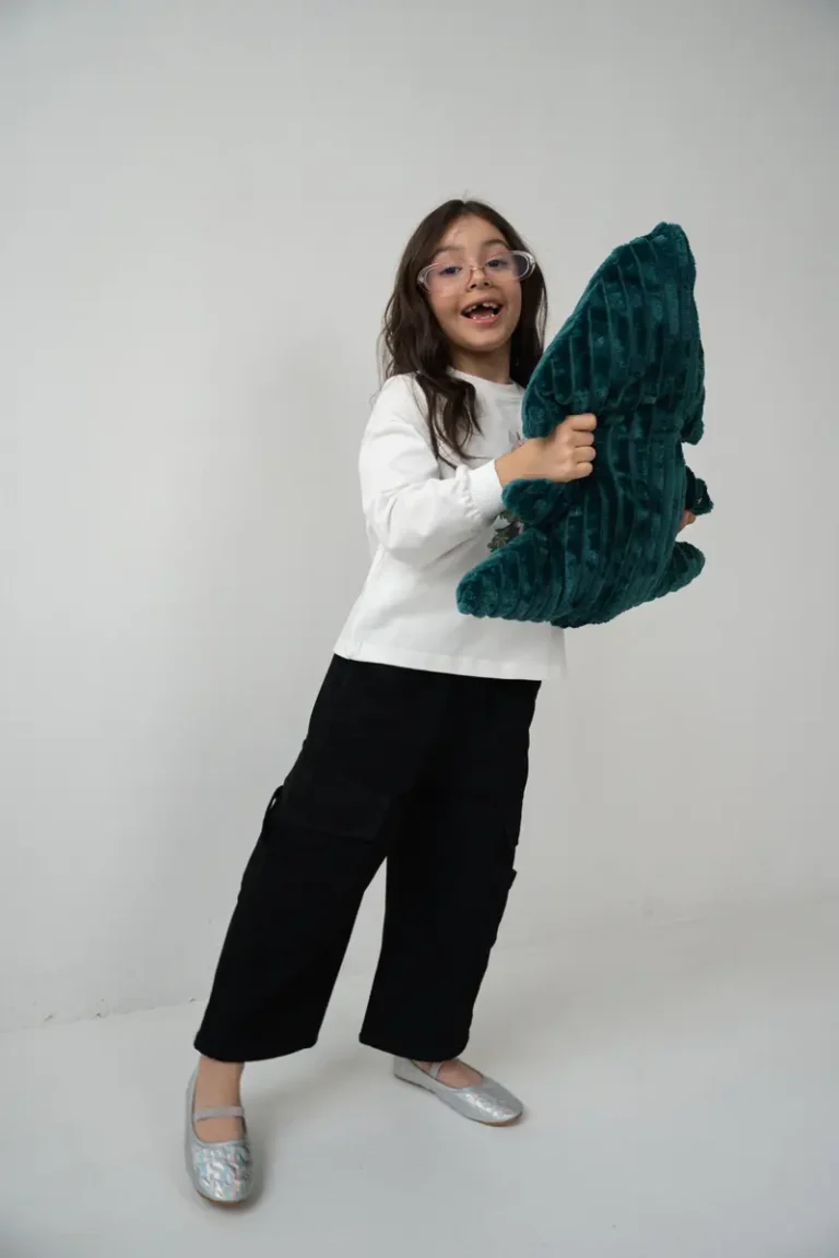 Liana like a Christmas tree — BLOOM Magazine, December 2025