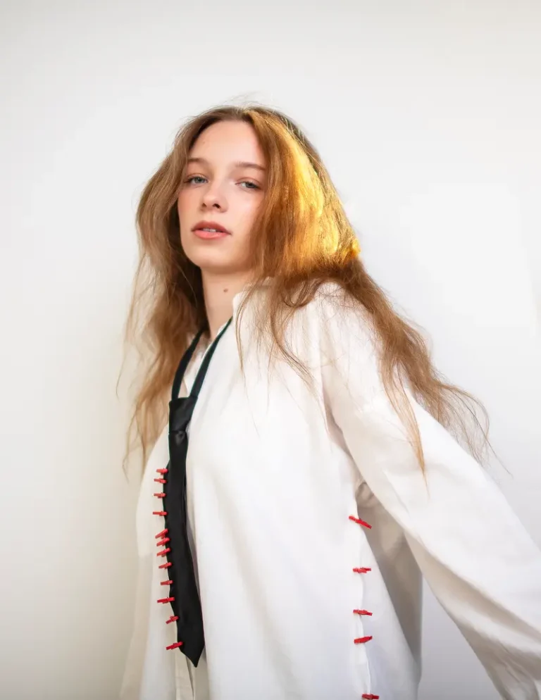 Студентка — BLOOM Magazine, April 2025